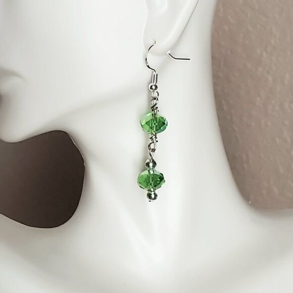 Green glass beaded earrings - Handmade (NEW) - Picture 4 of 4